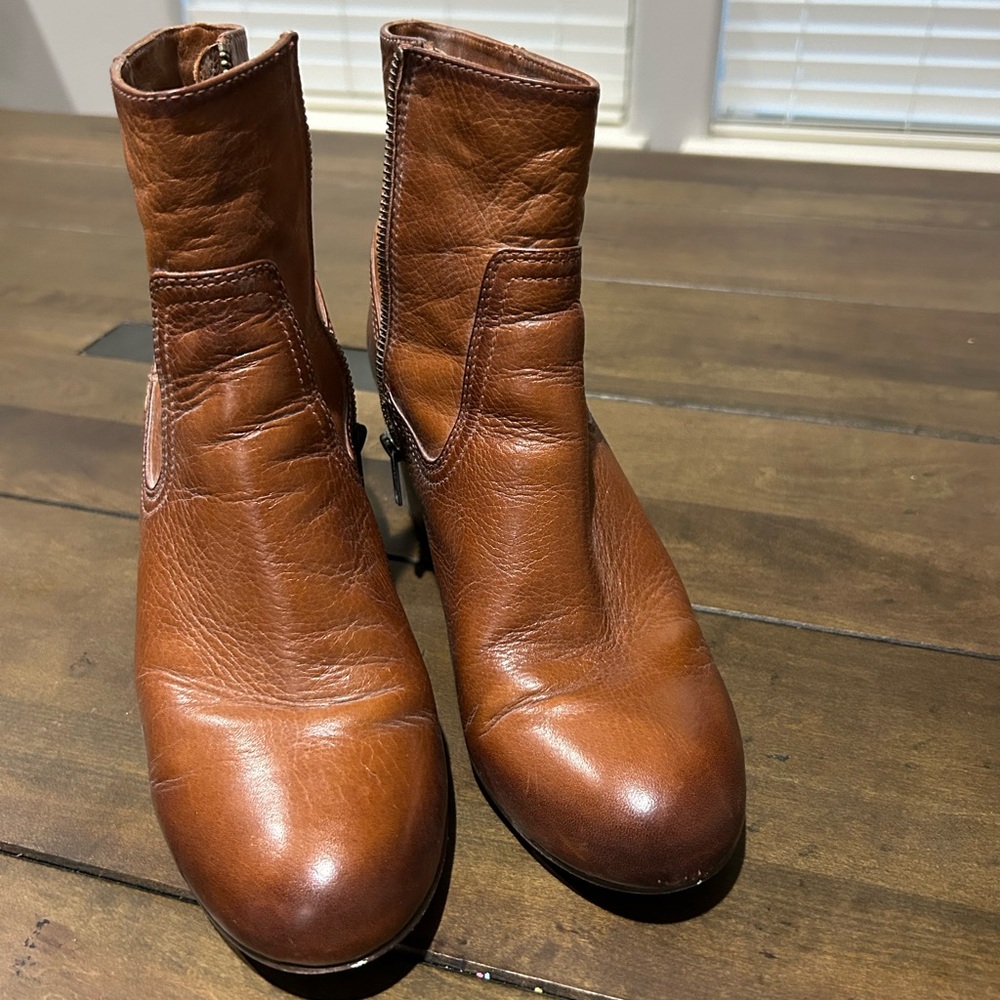 Frye Tan Leather Footwear